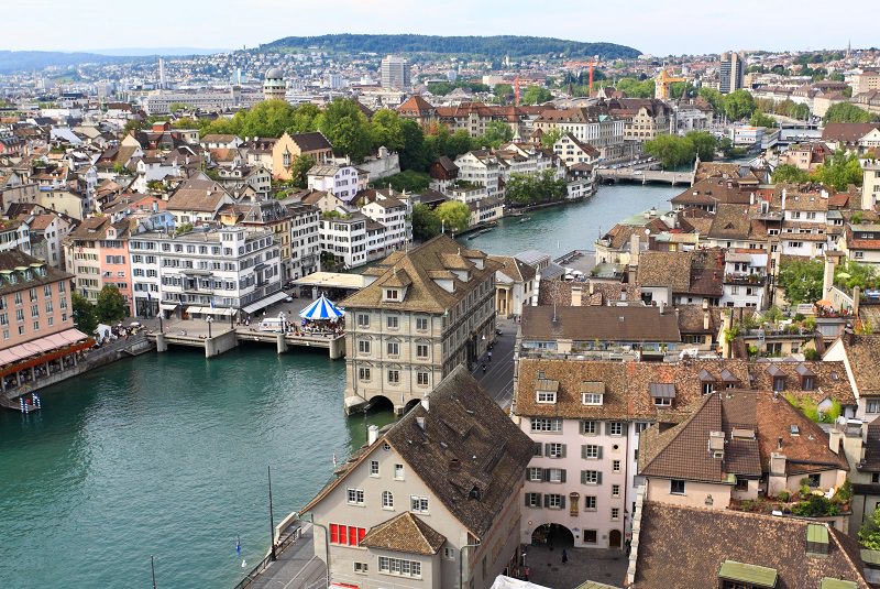 جاذبه‌های گردشگری زوریخ: یک نگاه به شهر زیبای سوئیس Thumbnail
