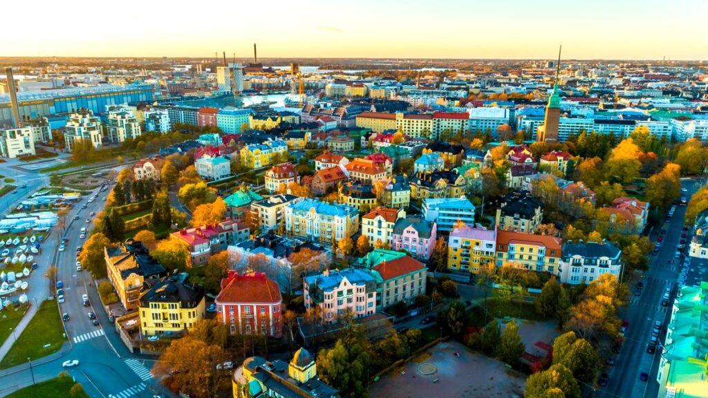 جاذبه‌های دیدنی فنلاند: اکتشاف زیبایی‌های این کشور شگفت‌انگیز Thumbnail