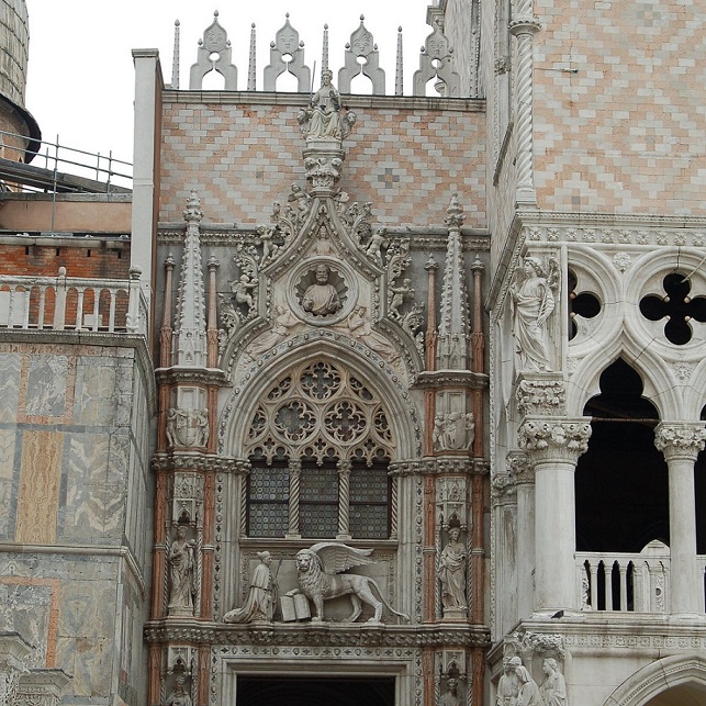 بازدید از قصر دوک در ونیز: نمادی از عظمت و تاریخ
