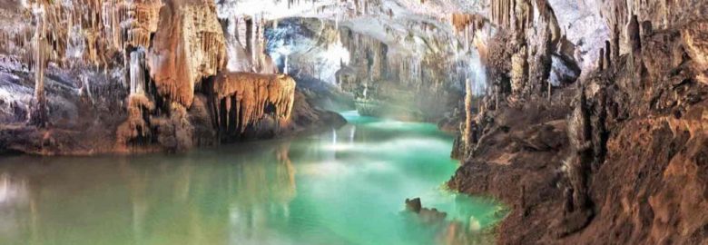 غار دیدنی Grotto در انگلیس